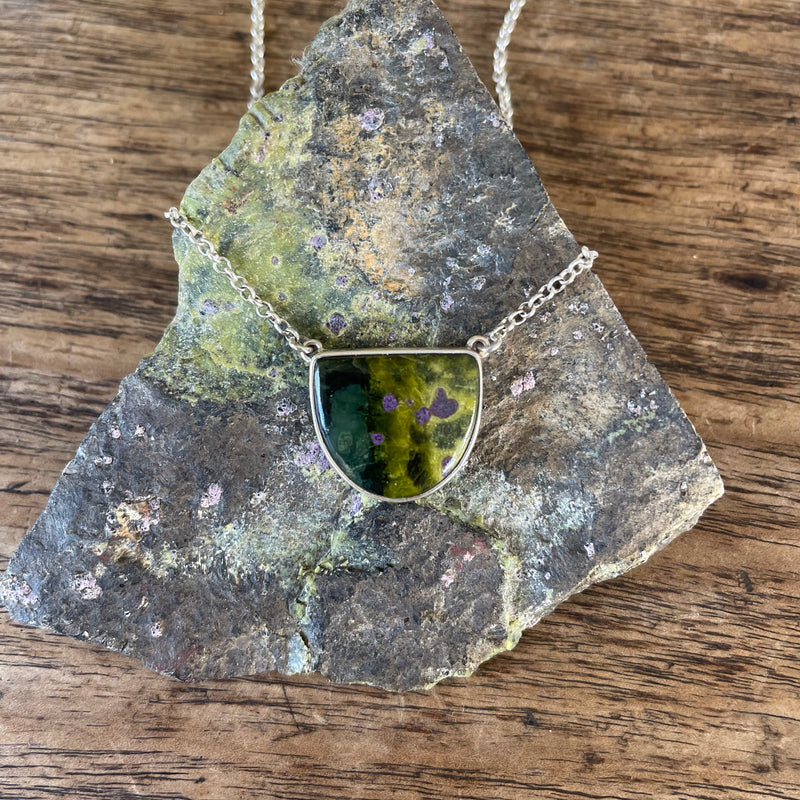 Stichtite and Serpentine Necklace-Tasmanian Jewellery and gemstones-Rare and Beautiful