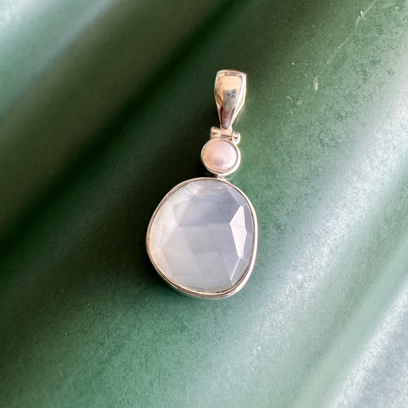 Moonstone and Pearl pendant-Tasmanian Jewellery and gemstones-Rare and Beautiful