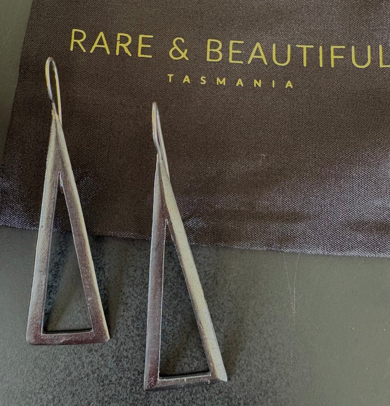 L Triangle-Tasmanian Jewellery and gemstones-Rare and Beautiful