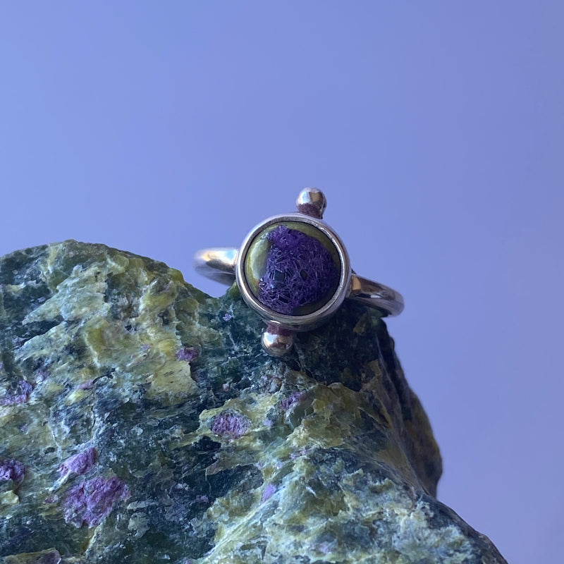 Stichtite and Serpentine circular ring-Tasmanian Jewellery and gemstones-Rare and Beautiful