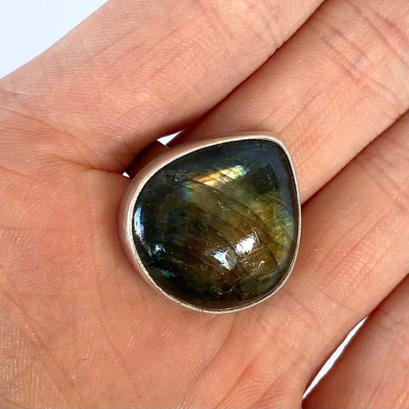 Labradorite Ring-Tasmanian Jewellery and gemstones-Rare and Beautiful