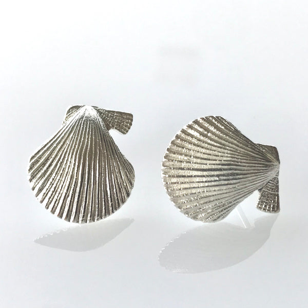 small scallop sterling silver stud earrings 