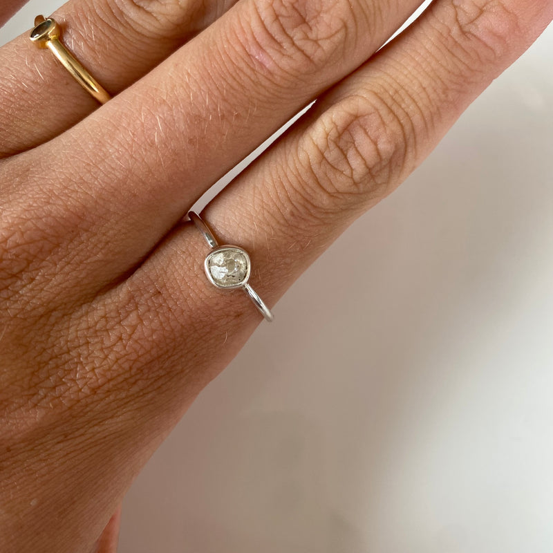 Petite Killiecrankie Pebble Ring-Tasmanian Jewellery and gemstones-Rare and Beautiful